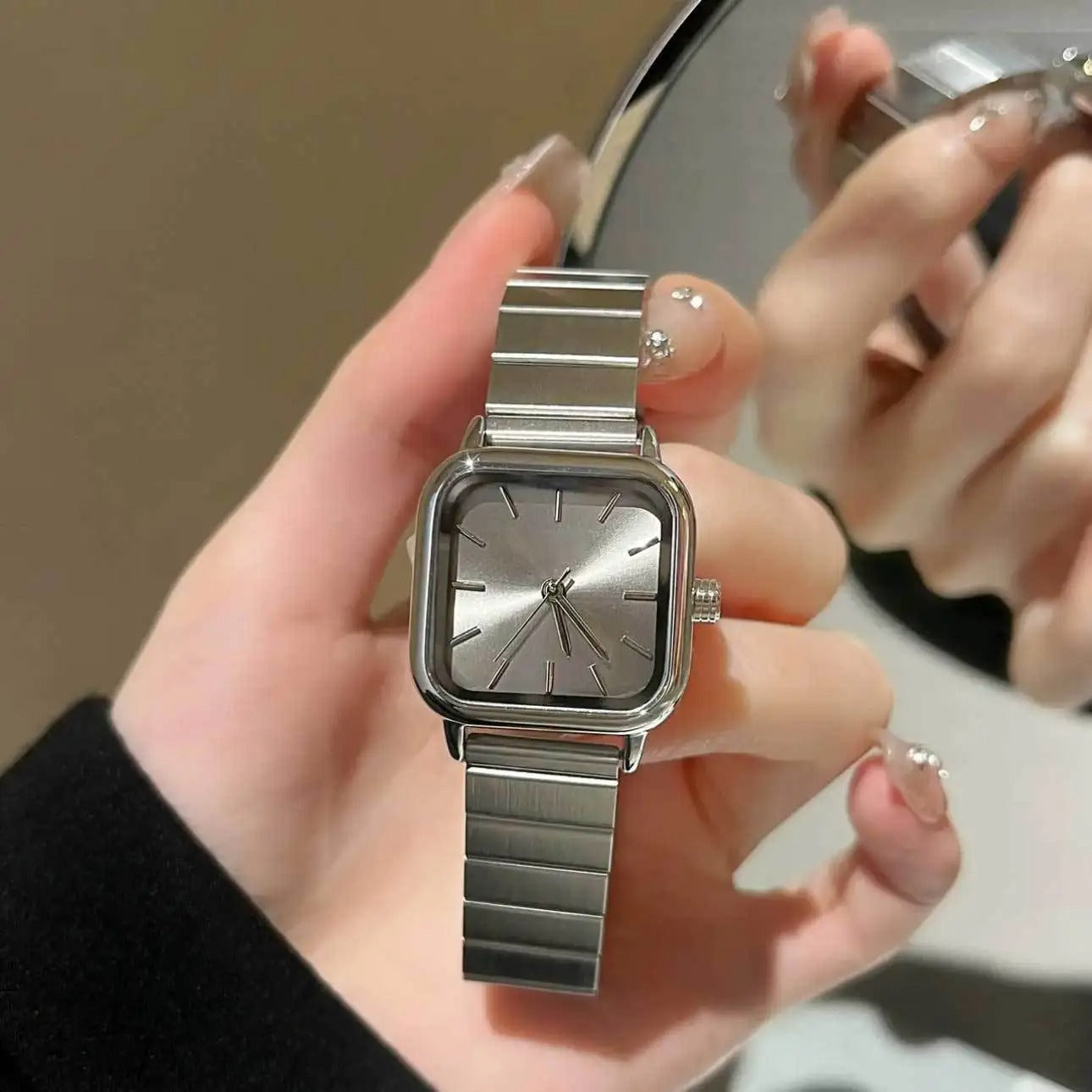 Montre de ceinture en acier de luxe pour femmes
