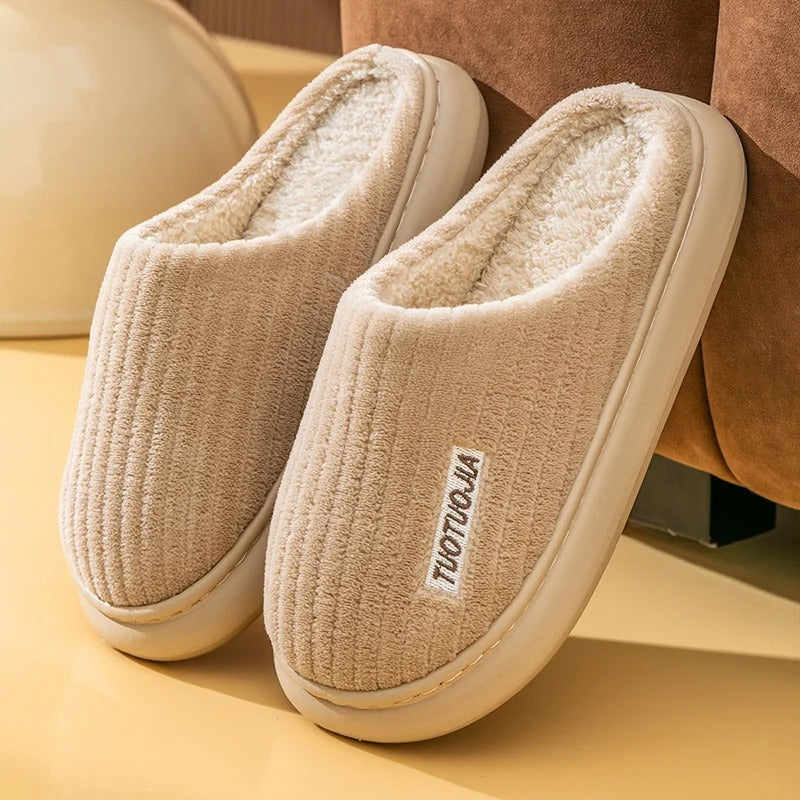 Chaussons pelucheux en mousse à mémoire de forme