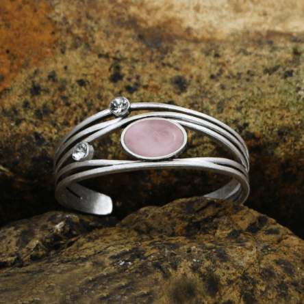 Vieux bracelet en pierre naturelle