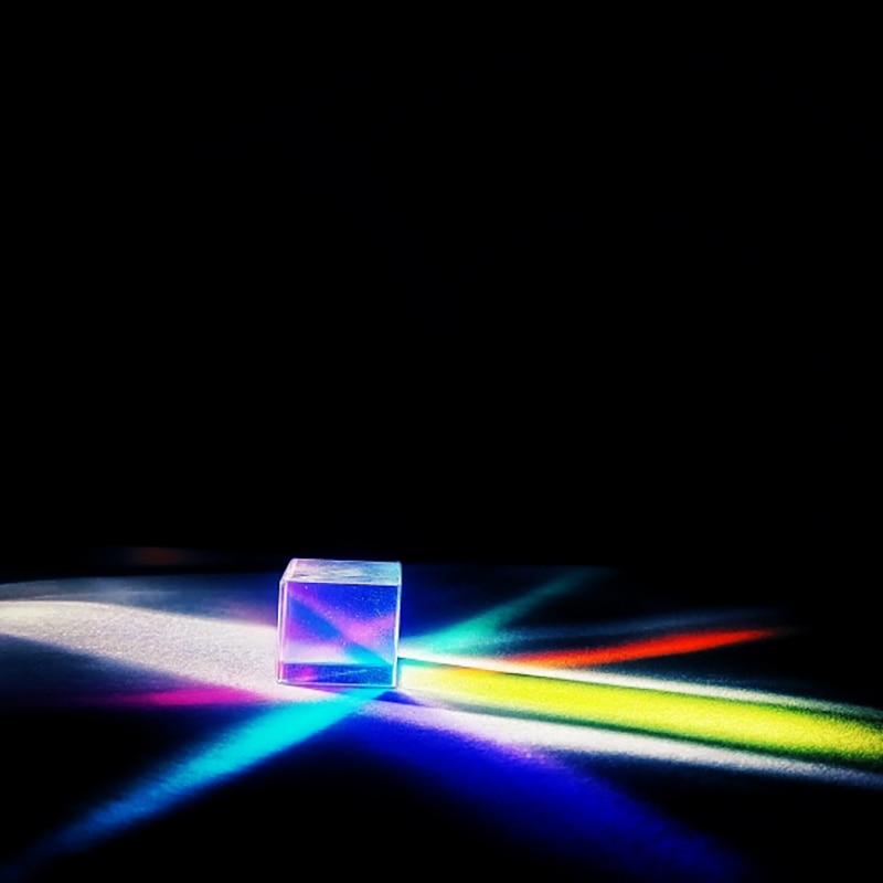 Cube à prisme optique