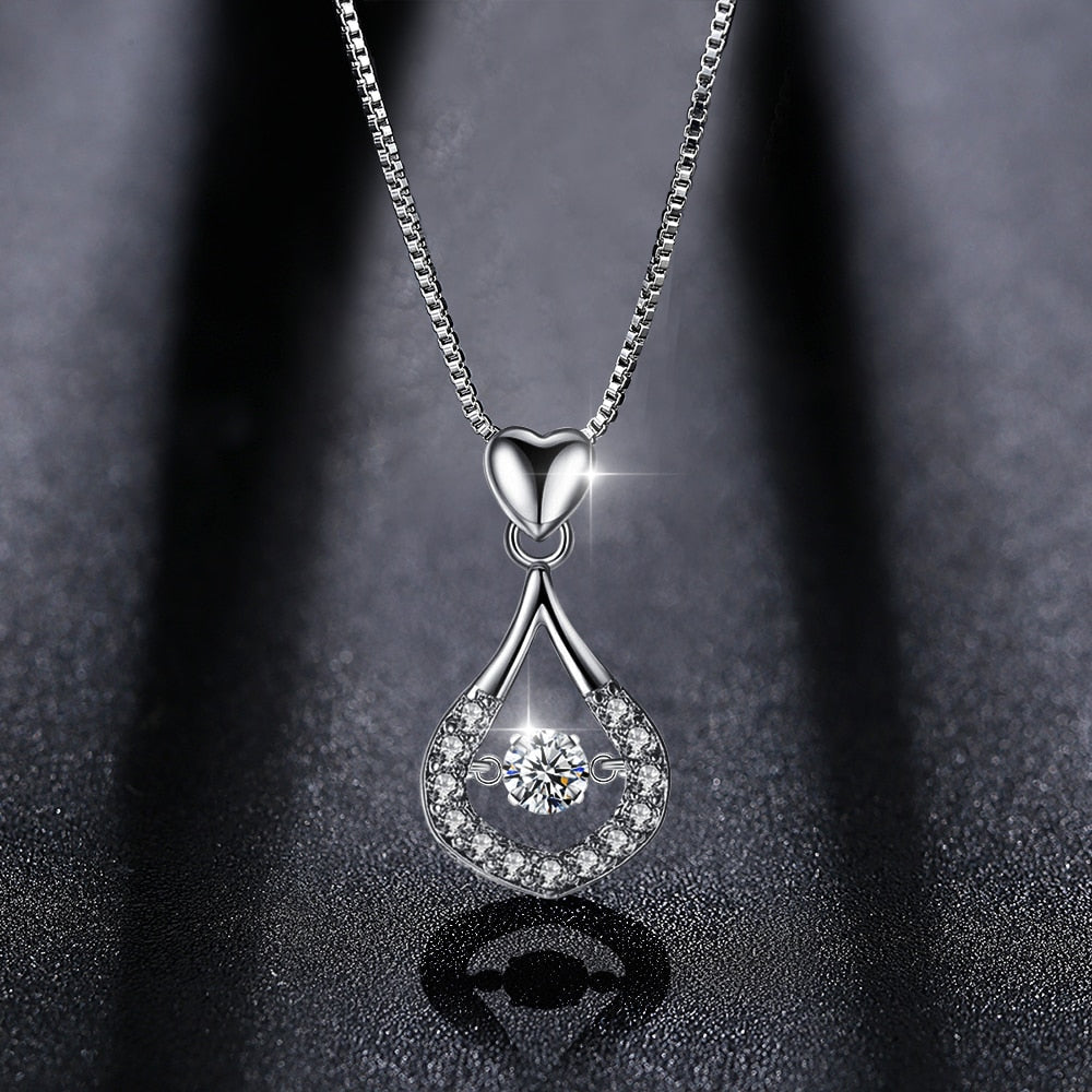 Collier avec pendentif en cristal goutte d'eau