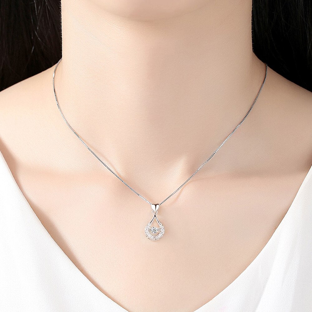 Collier avec pendentif en cristal goutte d'eau