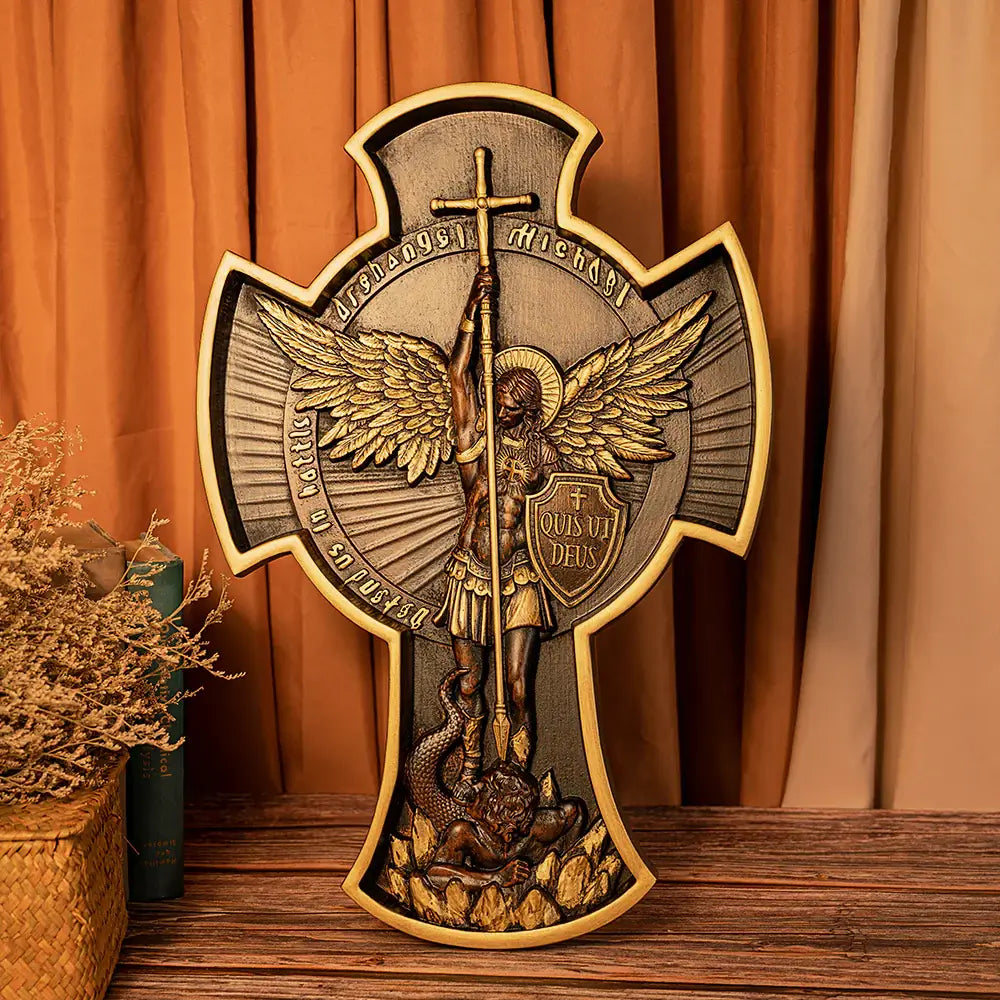 Décoration murale sculptée en bois de l'archange Michael