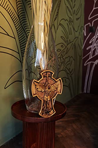 Décoration murale sculptée en bois de l'archange Michael