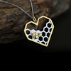 Collier à cœur en nid d&#39;abeille