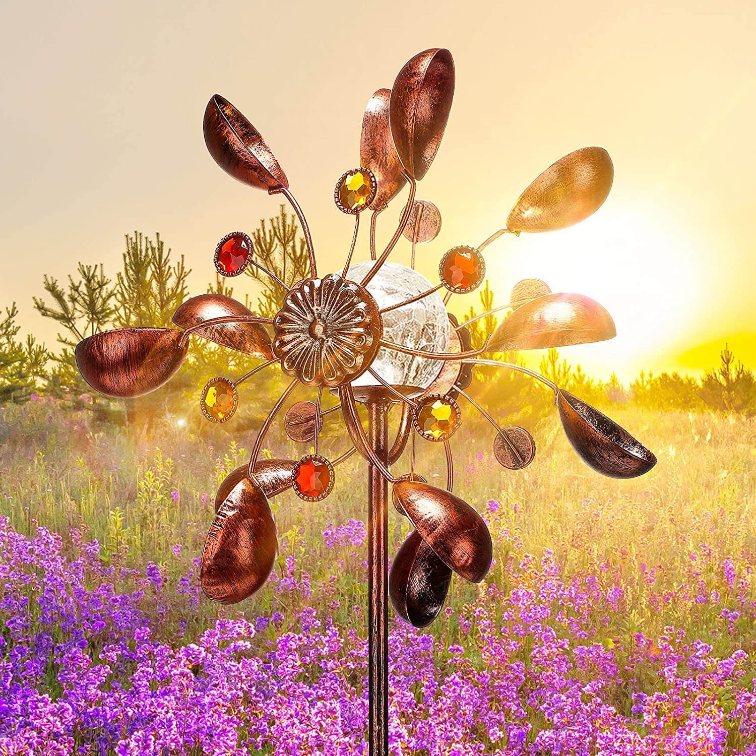 Moulin à vent à boule de verre à énergie solaire