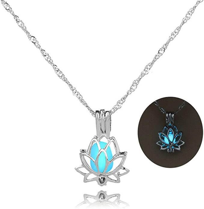 Collier Fleur de Lotus Lumineuse