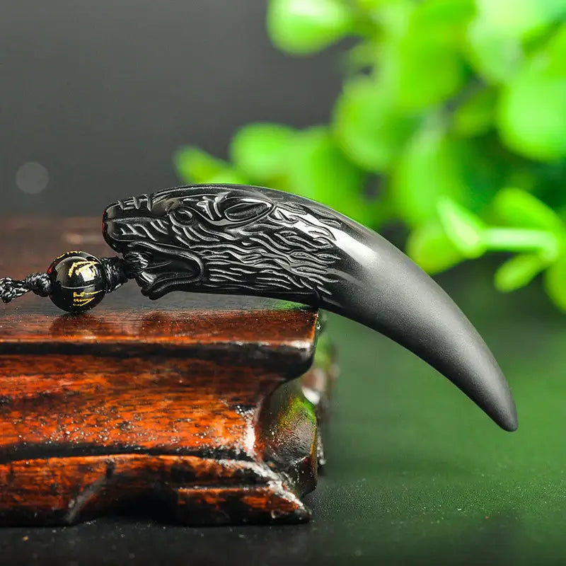 Collier à pendentif loup en obsidienne